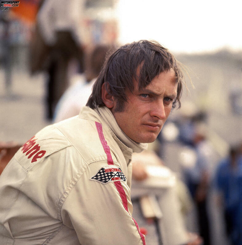 #9: Chris Amon ist ebenfalls 19 Jahre und 324 Tage alt, als er 1963 erstmals für Parnell an den Start geht. Er bleibt der Formel 1 13 Jahre lang erhalten und fährt dabei für elf Teams - unter anderen für Ferrari, March und Tyrrell. Er gilt durchaus als großes Talent, hat aber stets einen Begleiter: das Pech! Das Unglück, das ihn im Laufe seiner Karriere ereilt, ist seinem Konkurrenten Graham Hill einst einen flotten Spruch wert: Der Neuseeländer hätte so viel Pech gehabt, dass die Menschen sogar mit dem Sterben aufhören würden, falls er sich als Beerdigungsunternehmer selbstständig machen würde. Sein größter Erfolg ist ein fünfter Gesamtplatz in der Saison 1967.