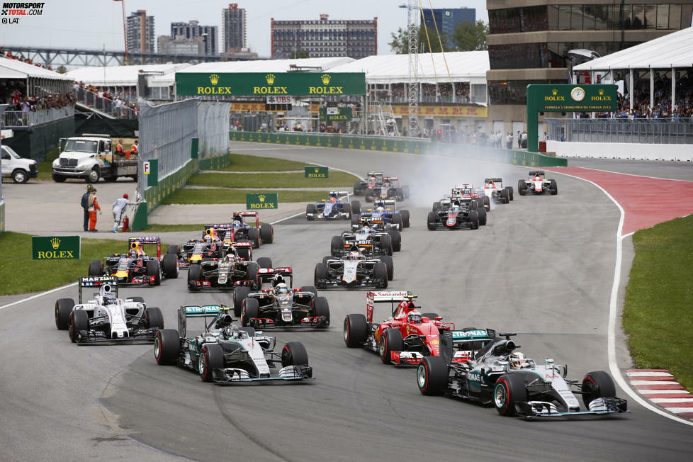 Rosberg weiß genau: Qualifying und Start sind entscheidend, wenn er sich nicht das Rennen von Hamilton diktieren lassen will - aber Hamilton biegt vor ihm in die erste Kurve ein. Durch die übrigens alle sauber durchkommen, was in Montreal keine Selbstverständlichkeit ist.
