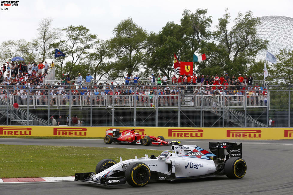 Pech für Kimi Räikkönen (Ferrari), den ersten Mercedes-Verfolger: Dreher nach dem Boxenstopp, in der Spitzkehre - weil die Motorleistung zu plötzlich einsetzt. 