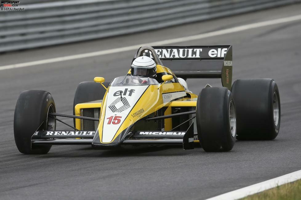Drei Jahre - nämlich von 1981 bis 1983 - im Einsatz war die Baureihe RE30 von Renault. Gefahren von Alain Prost, Rene Arnoux und Eddie Cheever schrammte die Werkskonstruktion des Gerard Larousse knapp an WM-Titeln vorbei, brachte den 