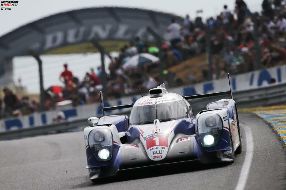 Toyota spielte im Rennen keine Rolle: Der TS040 Hybrid war wie in der gesamten WEC-Saison schlicht und einfach zu langsam. Beide Fahrzeuge verloren über die Distanz acht respektive neun Runden. Besonders bitter: Die technischen Probleme, die im Vorjahr den Sieg kosteten, blieben diesmal aus, doch nun reichte die Pace nicht.