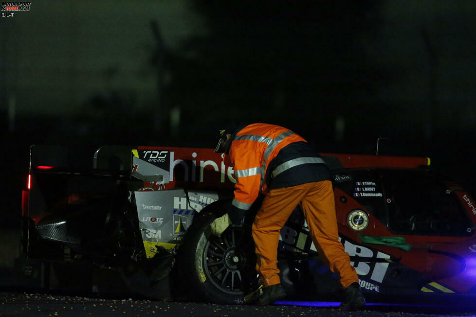 Auch sportlich tat sich in der Nacht einiges: Während an der Spitze der Kampf um den Sieg auf ein Duell zwischen dem Porsche #19 und dem Audi #7 hinauslief, verloren hier Pierre Thiriet, Ludovic Badey und Tristan Gommendy im TDS-Oreca alle Chancen auf den LMP2-Sieg.