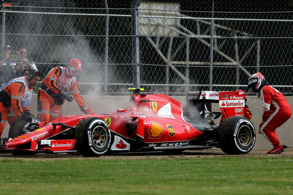 Kimi Räikkönen geht mit Handicap ins Qualifying: Am Samstagmorgen verraucht jener Motor, den ihm Ferrari erst in Austin eingebaut hat. Seine Grid-Strafe (+35) ist aber nur ein Klacks gegen Jenson Button, der um 70 (!) Startpositionen nach hinten muss. McLaren-Honda bleibt der Running Gag der Formel 1.