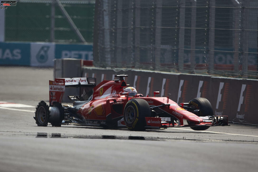 ... für Vettel aber beginnt ein Fiasko, wie er es in einem Rennen seit Jahren nicht erlebt hat, mit einem aufgeschlitzten rechten Hinterreifen. Nach dem Boxenstopp am Ende der ersten Runde ist er Letzter - und hat über 50 Sekunden Rückstand auf Spitzenreiter Rosberg.