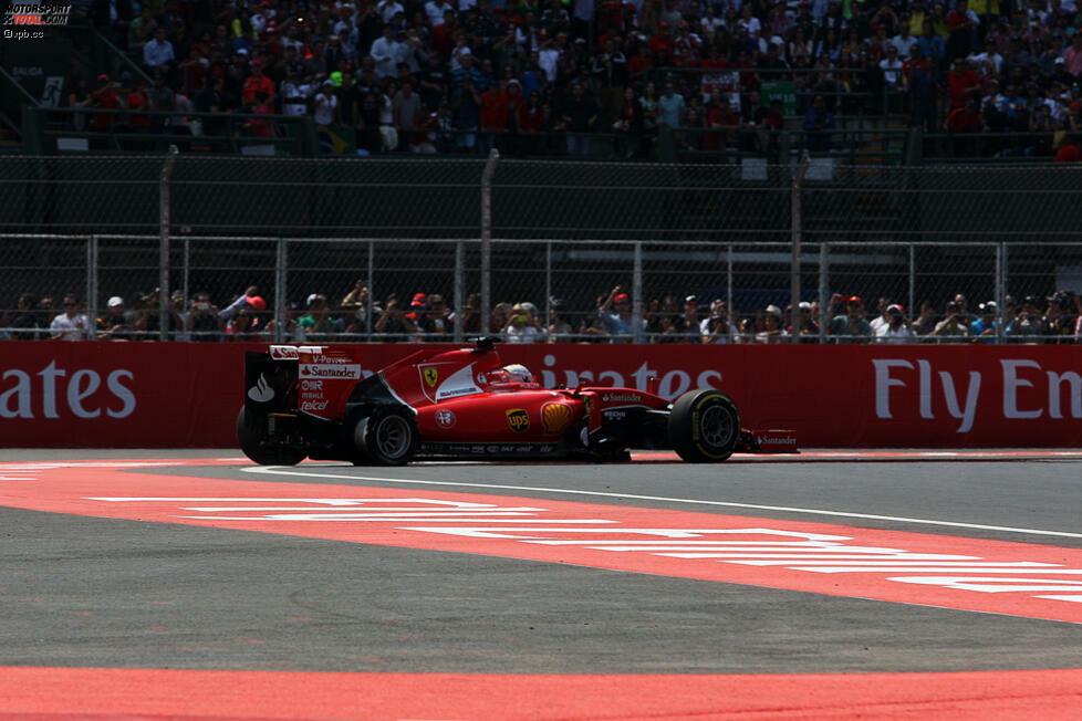 Vettel liegt nach Brechstangen-Aufholjagd schon an elfter Stelle, als er sich in der 17. Runde dreht. Nach seinem Crash in der 51. Runde, auf Rang zwölf liegend, ist der Spuk endgültig vorbei. Der Ferrari-Pilot ärgert sich: 