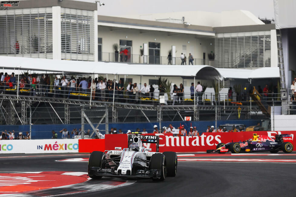 Bottas gewinnt das Duell um Platz drei gegen Kwjat, fährt mit 14,5 Sekunden Rückstand auf Rosberg über die Ziellinie und 2015 zum zweiten Mal nach Montreal aufs Podium. Auffällig: Es ist wieder eine bremsenmordende Strecke, auf der der Finne zuschlägt.