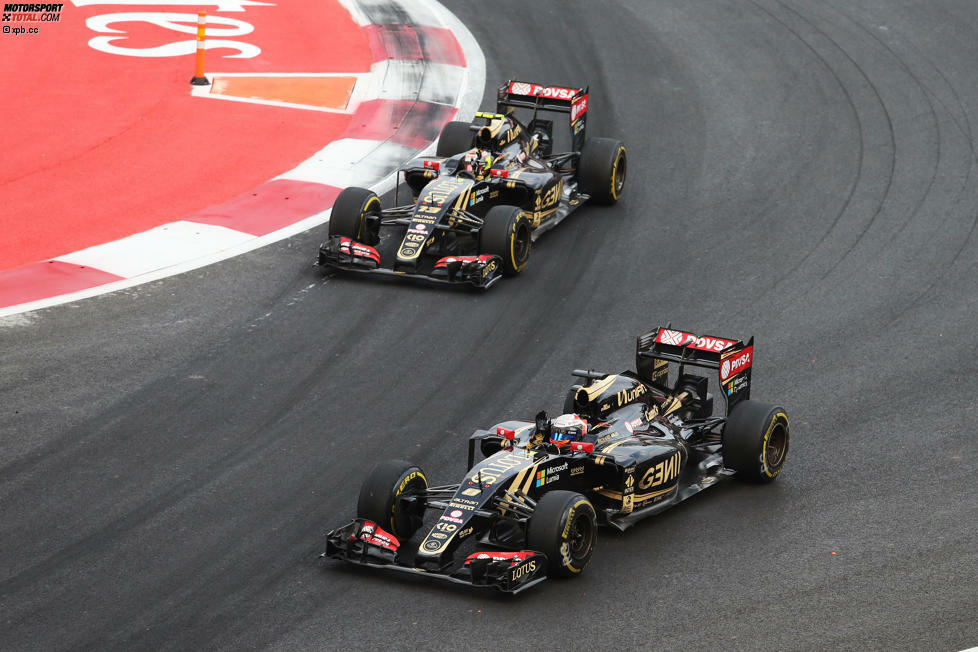 Spannend auch das Duell der Lotus-Piloten um Platz zehn. Am Ende setzt sich Romain Grosjean durch, der Pastor Maldonado 27 Runden lang im Nacken hat.
