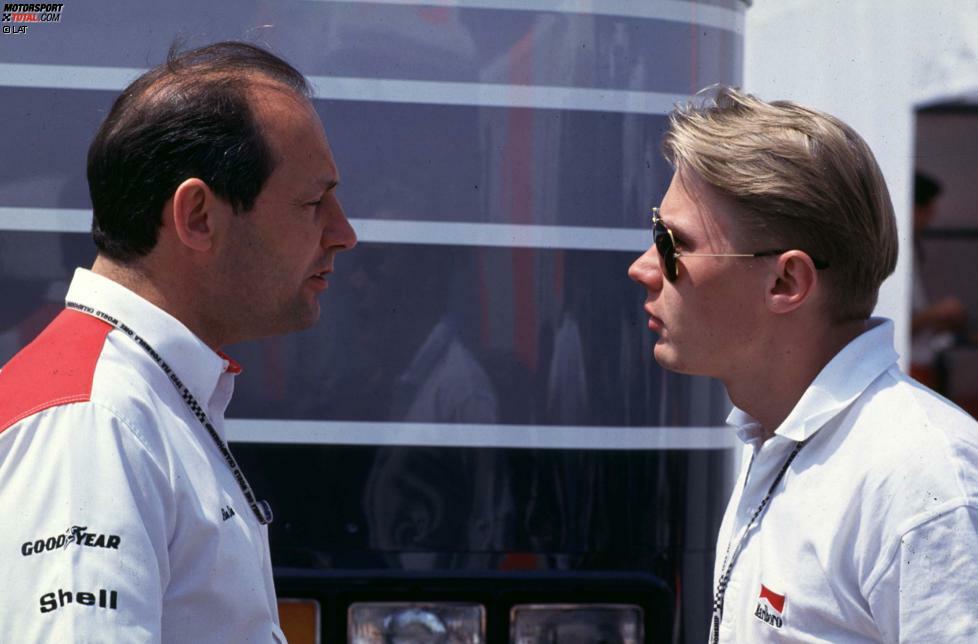 ...McLaren-Teamchef Ron Dennis zu überzeugen. Der Brite, der Häkkinen bereits in der Formel 3 unterstützte, verpflichtet den 
