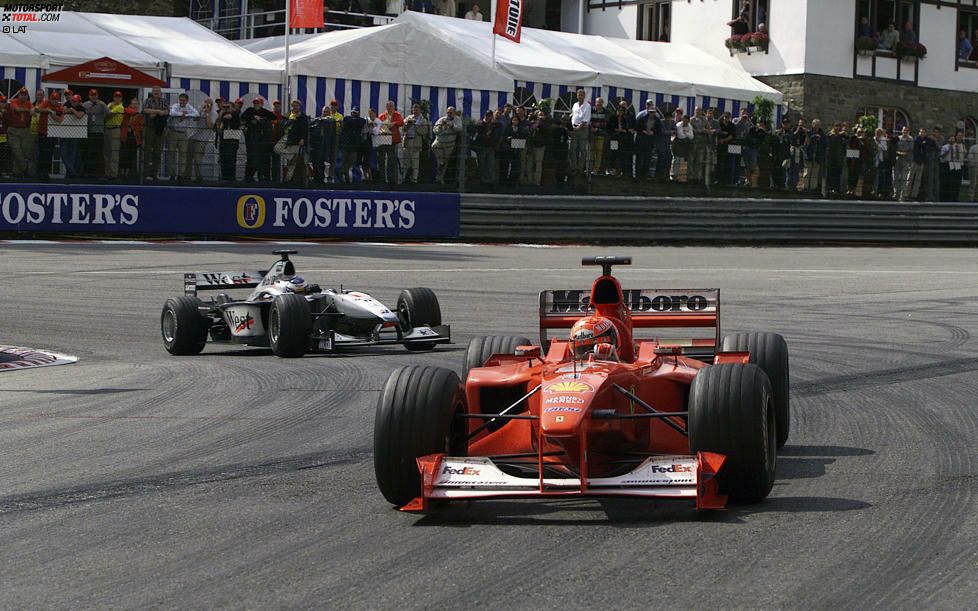 2000 muss er sich zwar gegen Michael Schumacher geschlagen geben, dafür sorgt er aber für eines der spektakulärsten Überholmanöver der Formel-1-Historie: In Spa bezieht er Nachzügler Ricardo Zonta in seine Aktion ein und setzt sich so gegen Schumacher durch. Die Formel 1 ist entzückt.