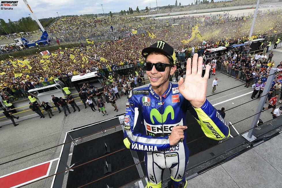 Der Liebling der Fans ist trotzdem Valentino Rossi. Mit dem fünften Platz steht der Routinier zwar um ersten Mal nicht auf dem Podest, aber er baut seinen WM-Vorsprung auf 23 Punkte aus.