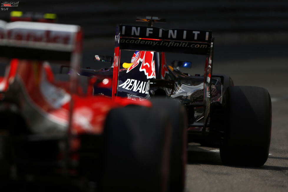 Es ist ein eher langweiliger Grand Prix, in Monaco gilt wie so oft Überholverbot. Als Kimi Räikkönen das Tempo anzieht und Druck auf Ricciardo macht, funkt er an die Ferrari-Box: 