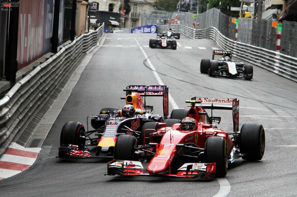 Räikkönen vs. Ricciardo zum Zweiten, diesmal mit umgekehrten Vorzeichen um den fünften Platz. Dass die Rennleitung den Rempler des Red-Bull-Piloten bei Mirabeau nicht ahndet, überrascht viele. Ricciardo wird am Ende Fünfter, obwohl ihn Teamkollege Kwjat zwischenzeitlich durchlässt, um mit frischen Supersoft-Reifen Jagd auf das Podium zu machen. Aber als ihm das nicht gelingt, werden die Plätze wieder zurückgetauscht.
