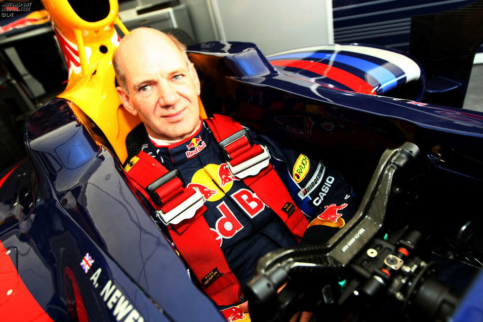Und auch Red-Bull-Stardesigner Adrian Newey testet immer mal wieder eine seiner Konstruktionen. So auch am 2. Juli 2010 den Red-Bull-Renault RB5 beim Festival of Speed in Goodwood.