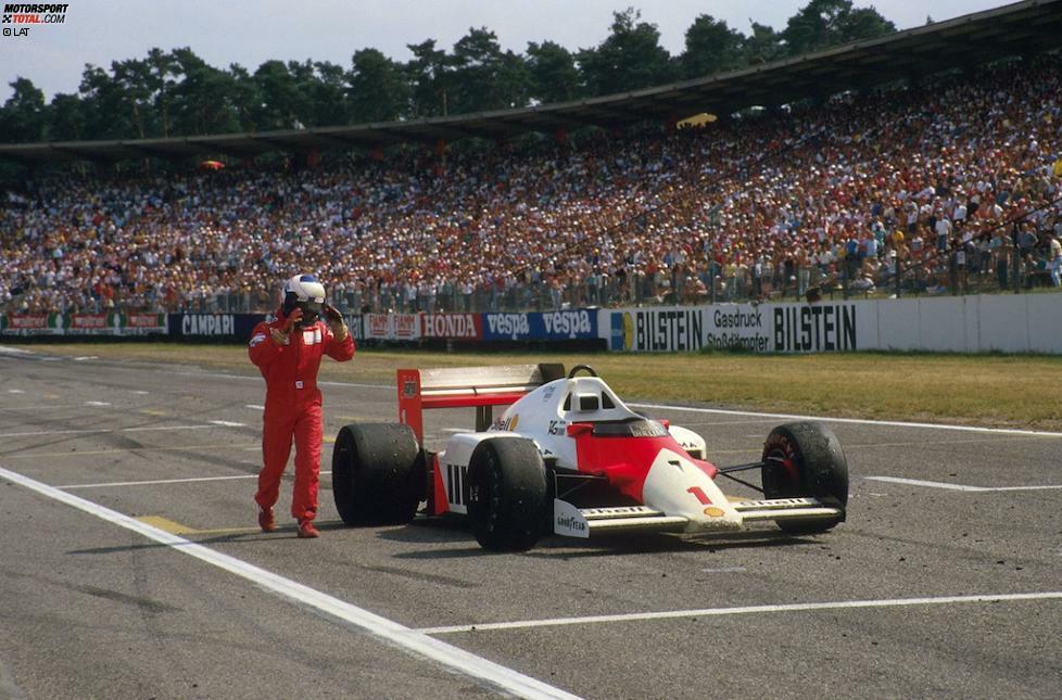 Der Weg zum Triple ist frei, doch 1987 hat sich Fortuna von Prost abgewandt. Obwohl der damals 32-Jährige selbst wenig Fehler macht und sich durch gewohnte Verbissenheit auszeichnet, bleibt für ihn nur Rang vier in der Fahrer-WM. Zwar deutlich vor seinem Teamkollegen Stefan Johansson, aber erstmals in seiner Karriere hinter Ayrton Senna. Da nützt es auch nichts, dass Prost in Hockenheim versucht, seinen ausgerollten Boliden wie einst Jack Brabham über die Ziellinie zu schieben. Vergeblich.