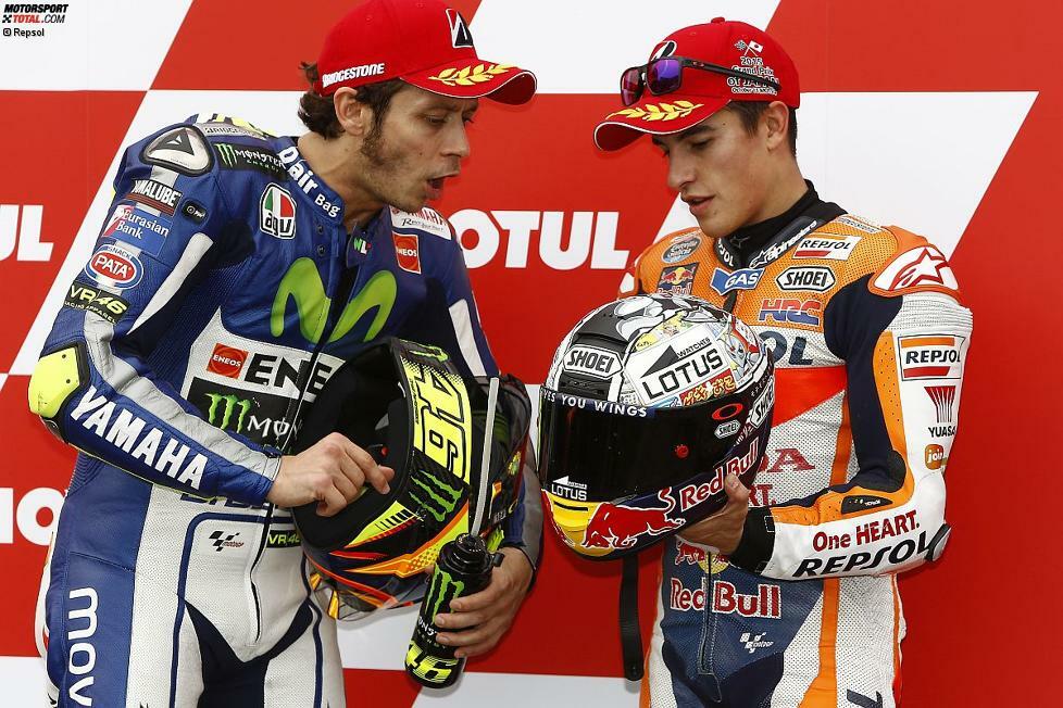 Das WM-Duell der MotoGP-Saison 2015 heißt Valentino Rossi gegen Jorge Lorenzo. Die Yamaha-Werkspiloten sind in diesem Jahr das Maß aller Dinge. Das eigentliche Duell des Jahres liefert sich Rossi aber mit einem ganz anderen Gegner: Marc Marquez. In dieser Geschichte geht es nicht um Titel oder Siege. Es geht um zwei Piloten, die von Freunden zu erbitterten Feinden werden.