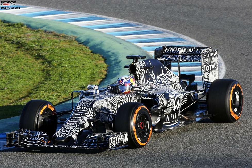 #2 - Red Bull RB11: Nicht unbedingt schön, dafür aber zweckmäßig ist die Tarn-Lackierung, mit der Red Bull 2015 bei den Tests in Jerez auftaucht. Das Zebra-Muster soll mit seinen Linien die Konturen des Autos verschleiern und damit das Entdecken der neusten Geniestreiche von Design-Guru Adrian Newey erschweren.