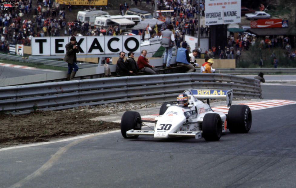 Platz 8: Thierry Boutsen - 1983 kommt der Belgier erstmals in die Formel 1, schafft es bei Arrows allerdings in vier Jahren nie auf das Podium. Durch gute Leistungen kann sich Boutsen aber für ein Cockpit bei Benetton empfehlen, wo er 1987 und 1988 mehrfach auf dem Podest landet. Das verschafft dem Belgier einen Drive bei Williams, wo der Knoten dann endlich platzt.