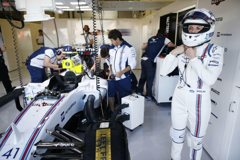 Doch schon beim nächsten Wochenende in Hockenheim ergibt sich für sie die nächste Gelegenheit. Vor der Saison 2015 wird ihre Rolle dann noch einmal erweitert, und sie wird zur offiziellen Testfahrerin ernannt. In Barcelona und Silverstone darf sie noch einmal am Freitagstraining teilnehmen, doch Aussichten auf einen Stammplatz gibt es eigentlich nie. Am 4. November 2015 gibt sie schließlich ihren Rücktritt vom aktiven Motorsport bekannt.