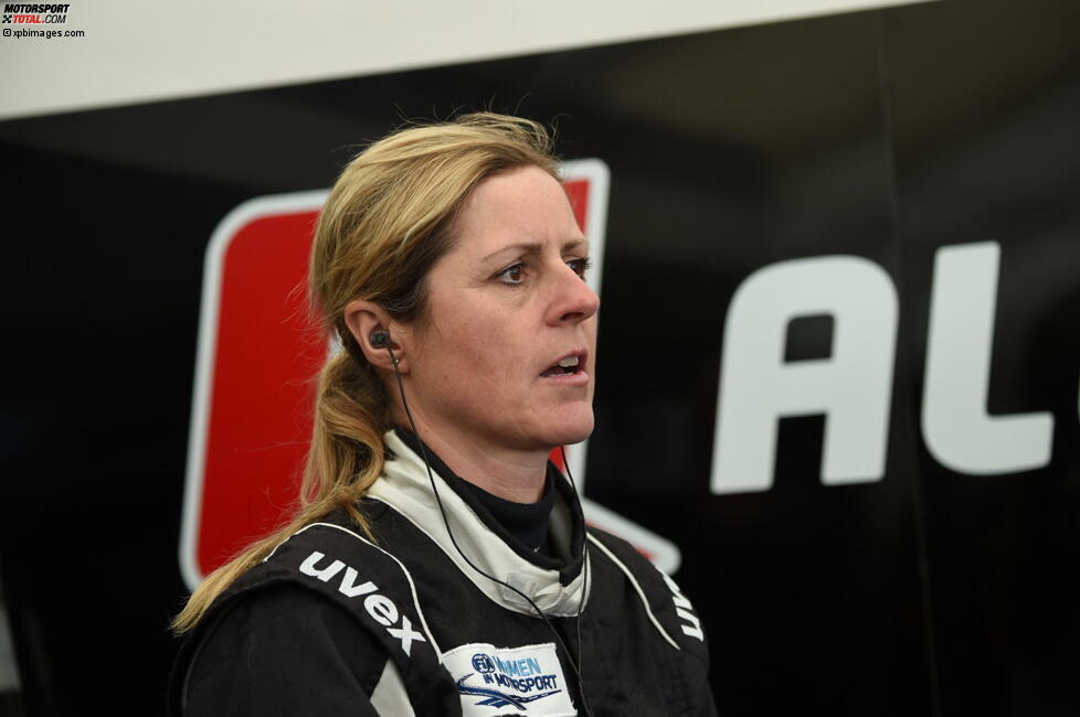 Sabine Schmitz: Zugegeben, sportlich hätten sich bei ihrem Gaststart auf der Nürburgring-Nordschleife wohl alle etwas mehr als Platz zehn erwartet - allen voran sie selbst. Doch in den Geschichtsbüchern der WTCC wird sie fortan als erste Frau stehen, die einen WM-Punkt gewonnen hat. Und 2016 kann's in ihrem Wohnzimmer ja nur besser werden.