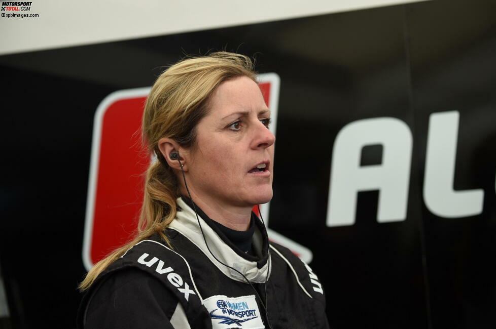 Sabine Schmitz: Zugegeben, sportlich hätten sich bei ihrem Gaststart auf der Nürburgring-Nordschleife wohl alle etwas mehr als Platz zehn erwartet - allen voran sie selbst. Doch in den Geschichtsbüchern der WTCC wird sie fortan als erste Frau stehen, die einen WM-Punkt gewonnen hat. Und 2016 kann's in ihrem Wohnzimmer ja nur besser werden.