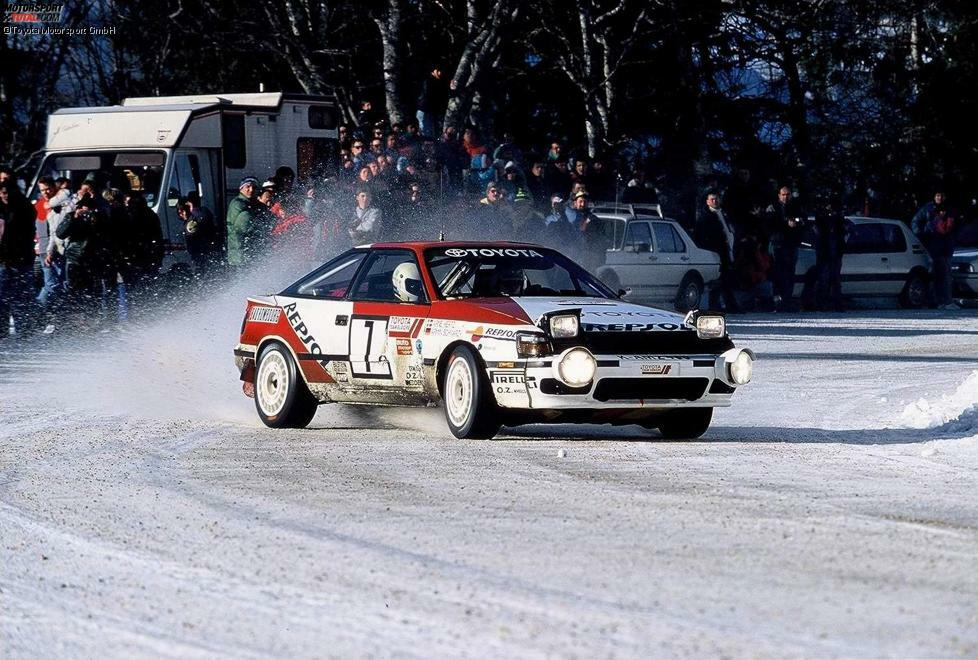 Mit dem Celica GT-Four, der wegen seiner Klappscheinwerfer unverwechselbar ist, findet Toyota ab 1988 Anschluss an den Branchenprimus Lancia und wird zu einem ernsthaften Rivalen in der Rallye-WM.