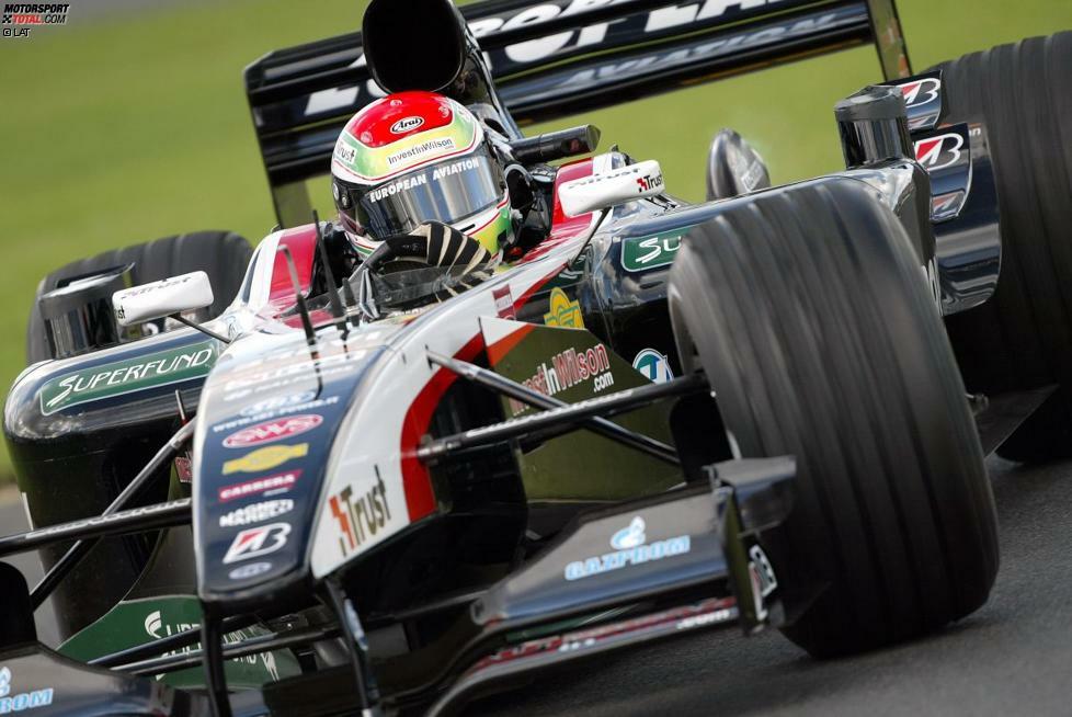 Beim seinem Formel-1-Debüt, dem Grand Prix von Australien 2003 in Melbourne, fällt Wilson mit defektem Kühler aus.