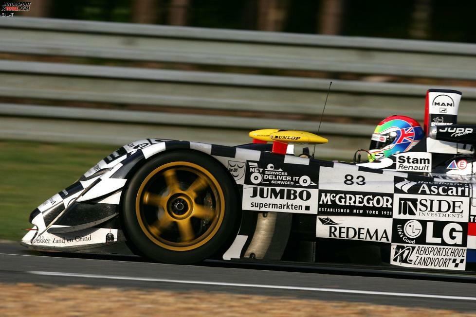 Parallel zu seiner ersten ChampCar-Saison, die er auf Gesamtplatz elf abschließt, startet Wilson im Juni 2004 zum einzigen Mal bei den 24 Stunden von Le Mans. Er teilt sich den Dome-Judd von 