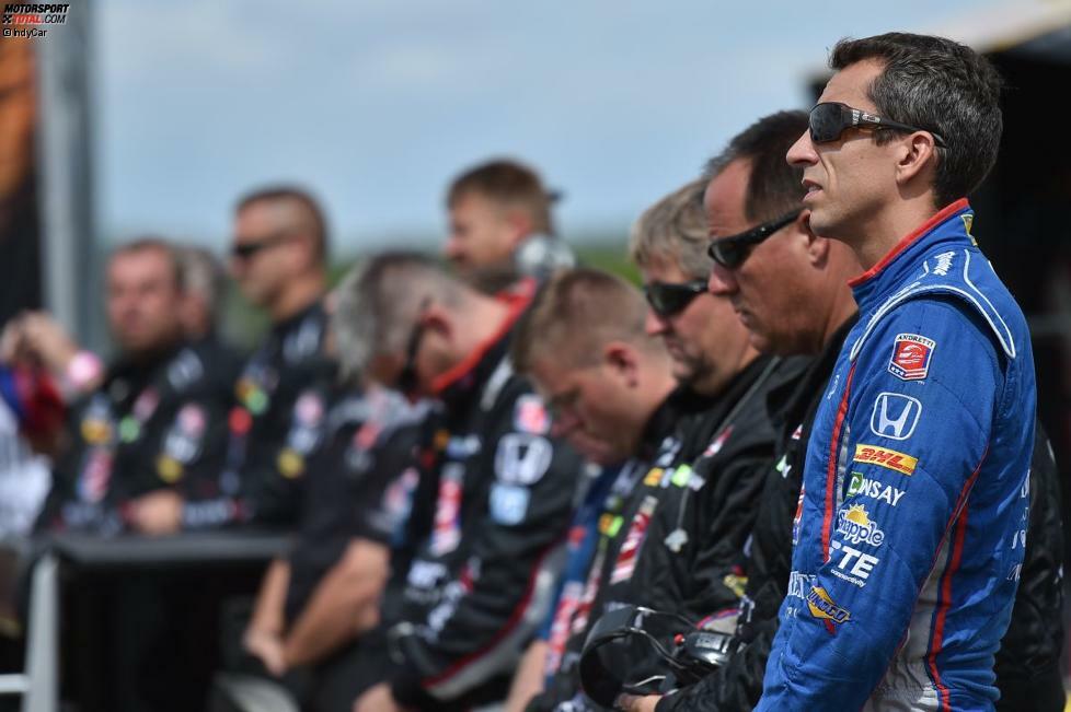 Eines der letzten Fotos von Justin Wilson ohne Helm: Gemeinsam mit seiner Andretti-Crew lauscht er wenige Minuten vor dem Start in Pocono dem Renngebet und der US-Nationalhymne. Goodbye Justin!