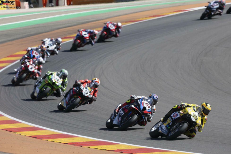 Schon bei seinem Debüt in Australien fährt Iannone als Dritter auf das Podest. Im Herbst schlägt im MotorLand Aragon seine Sternstunde. Er gewinnt das erste Rennen und ist endgültig zurück in der Weltspitze.