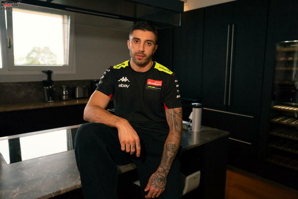 Kurz darauf sucht VR46, das MotoGP-Team von Valentino Rossi, einen Ersatz für Fabio Di Giannantonio, der sich einer Schulteroperation unterzieht. Rossi persönlich ruft bei Iannone an und ermöglicht ihm in Sepang nach fünfjähriger Pause das MotoGP-Comeback.