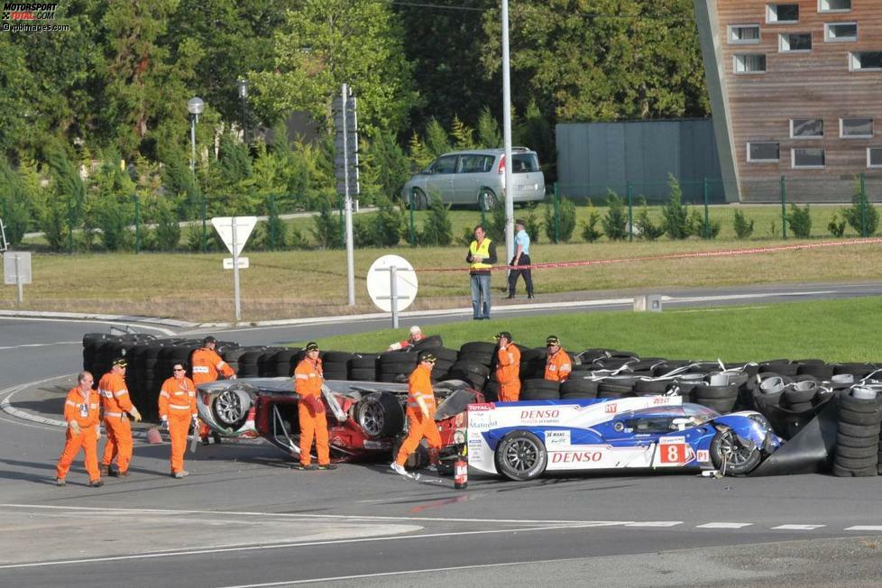 Anthony Davidson wird beim Überrunden vom Ferrari des Herrenfahrers Piergiuseppe Perazzini abgeräumt, hebt ab und landet hart im Reifenstapel. Davidson bricht sich bei diesem Unfall die Wirbelsäule. Das Schwesterauto scheidet mit Motorschaden aus.