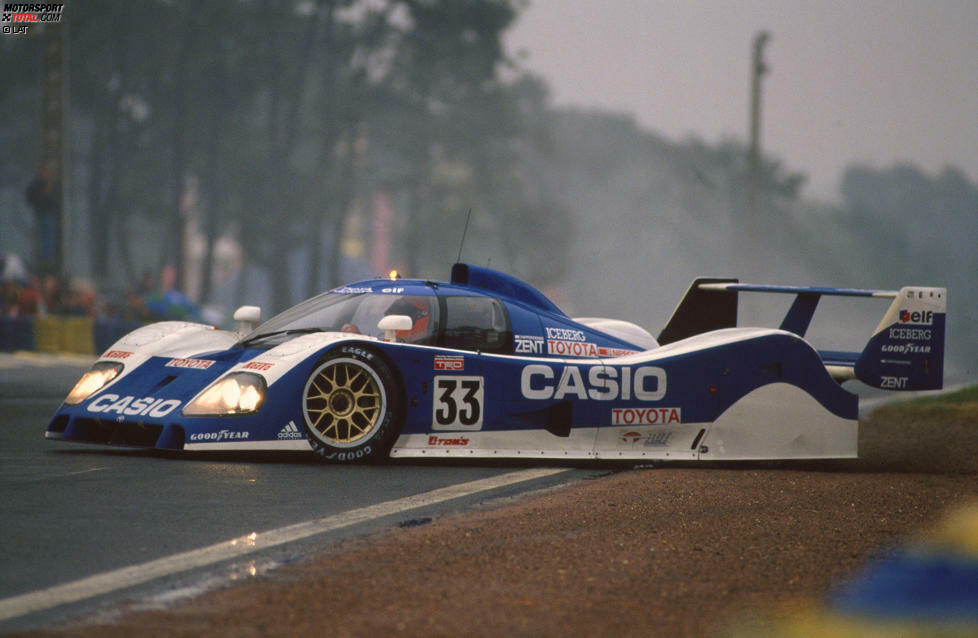 Besser ergeht es den Teamkollegen Masanori Sekiya, Pierre Henri Raphanel und Kenny Acheson. Trotz eines Drehers kommen sie auf Platz zwei ins Ziel: Das erste Podium für Toyota in Le Mans!