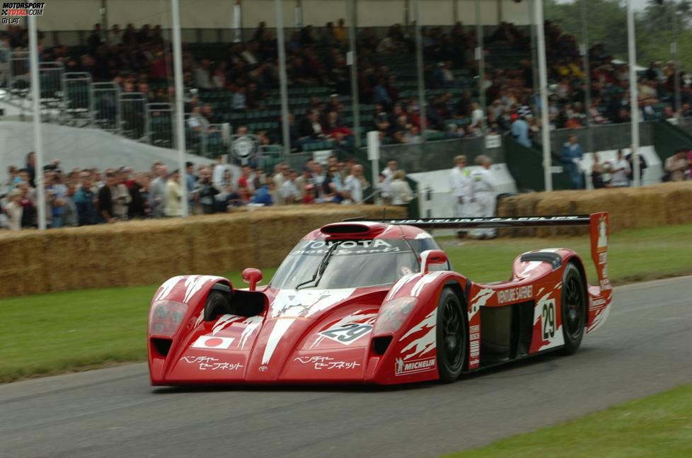 1998 präsentiert Toyota dann eines der schönsten Autos, das jemals in Le Mans gefahren ist. Der intern TS020 genannte GT-One sieht aber nicht nur toll aus, sondern ist auch pfeilschnell.
