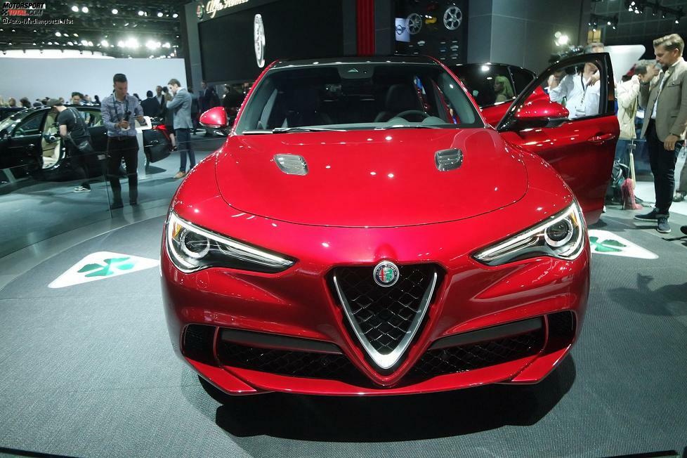 Ohne SUV scheint derzeit in der Autowelt kaum noch etwas zu gehen; Mit dem Stelvio (so heißt ebenfalls aktuell eine Moto Guzzi) präsentiert nun auch Alfa Romeo auf der Autoshow in Los Angeles (-27.11.2016) sein erstes Sport Utility Vehicle.