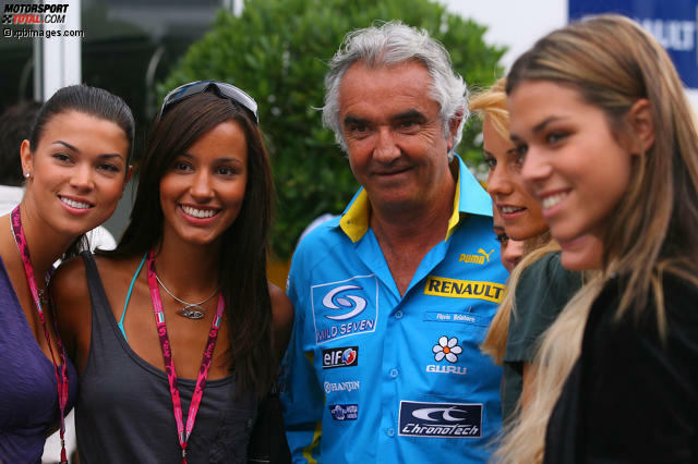 Er war DER Playboy der Formel 1: Flavio Briatore umgab sich gern und oft mit schönen und vor allem jungen Frauen. Und diese ließen sich wiederum gern mit ihm sehen. Nicht immer blieb es bei einem harmlosen Erinnerungsfoto an der Rennstrecke... Er war DER Playboy der Formel 1: Flavio Briatore umgab sich gern und oft mit schönen und vor allem jungen Frauen. Und diese ließen sich wiederum gern mit ihm sehen. Nicht immer blieb es bei einem harmlosen Erinnerungsfoto an der Rennstrecke...