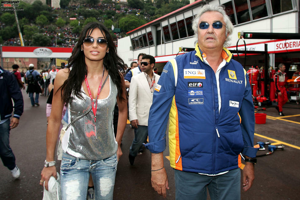 Heute ist Briatore selbst stolzer Familienvater. 2010 brachte Ehefrau Elisabetta Gregoraci den gemeinsamen Sohn Falco zur Welt. Wie Campbell und Klum ist auch Gregoraci Model. Sie löste keine Geringere als Eva Herzigova als 