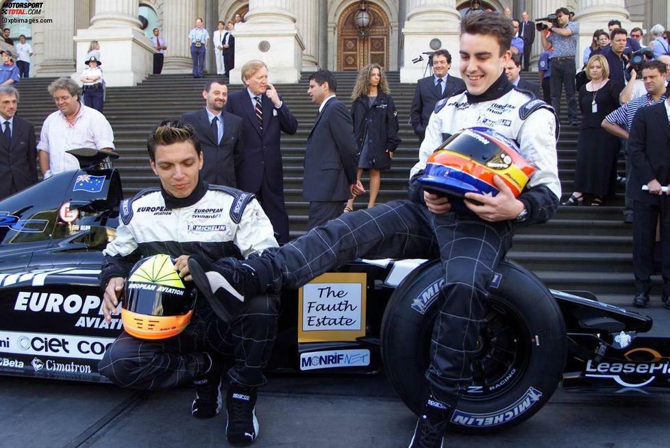 ...ist auch Alonso nur mit Glück dabei. In den Wochen vor dem Grand Prix half er dem von Paul Stoddart übernommenen Minardi-Team dabei, das Auto rennfertig zu machen. Die Erleichterung ist dem 19-Jährigen (mit Teamkollege Tarso Marques) anzusehen. Derartige...