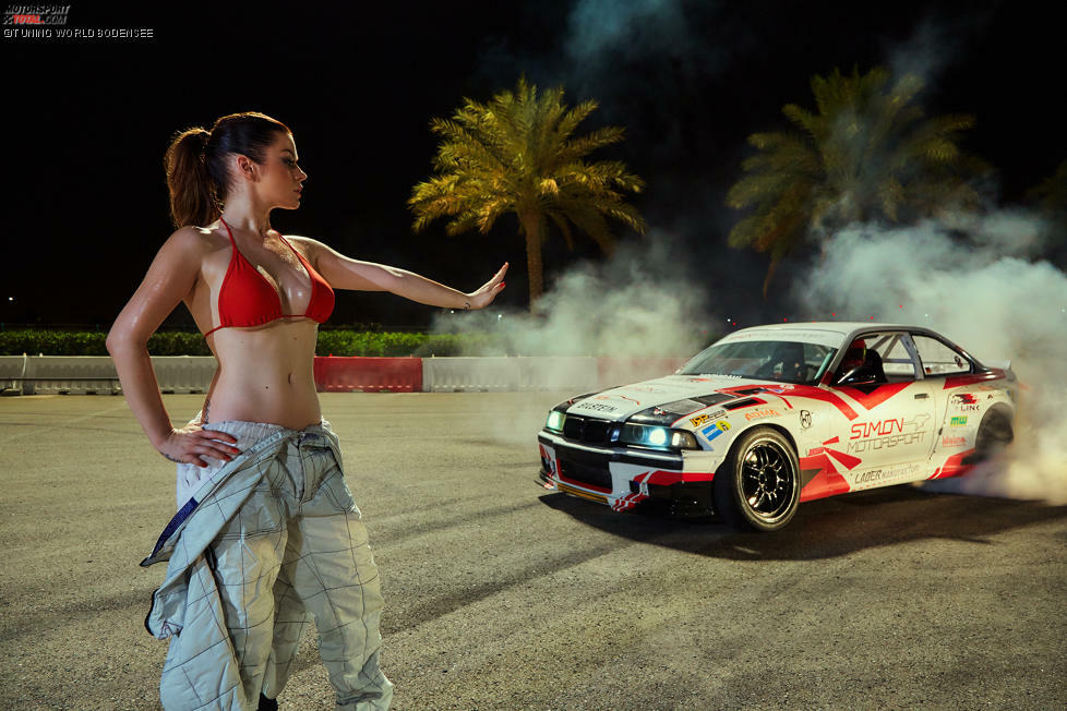 MISS TUNING KALENDER 2017 - April. Gib Gummi - allerdings für Fortgeschrittene! Der 3er BMW von Simon Motorsport ist ein in ganz Dubai bekanntes Driftcar.