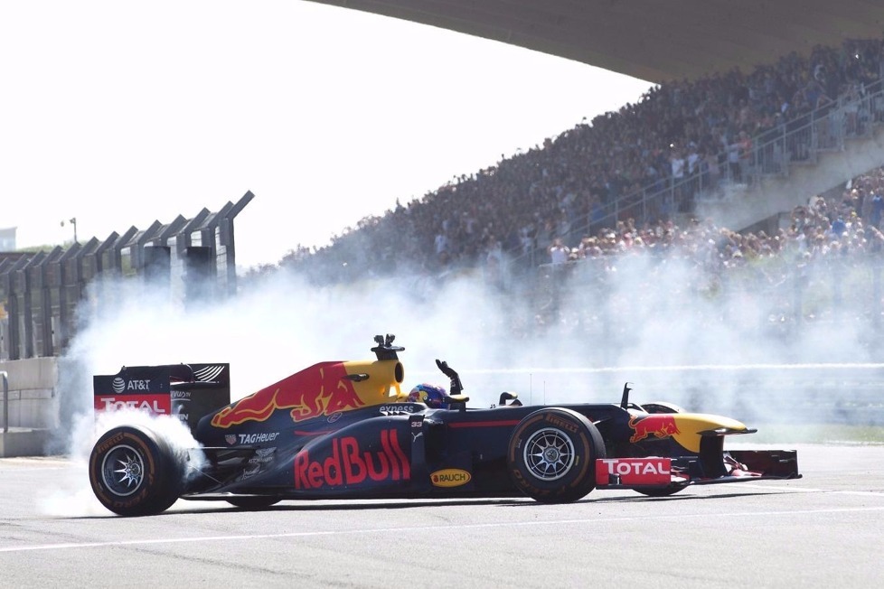 Red-Bull-Pilot und Barcelona-Sieger Max Verstappen ließ sich in den Niederlanden von 100.000 Fans feiern