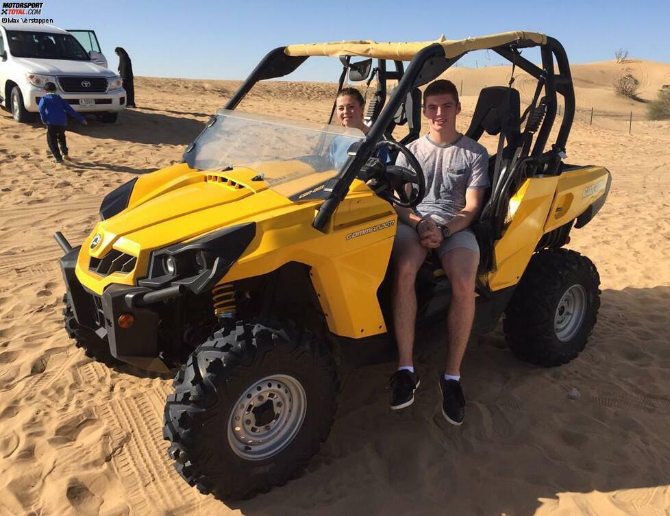 Familien-Urlaub bei den Verstappens gestaltet sich hingegen noch etwas actionreicher. Der Teenager reiste unter anderen mit Papa Jos und seiner Schwester nach Dubai und machte die Wüste unsicher...