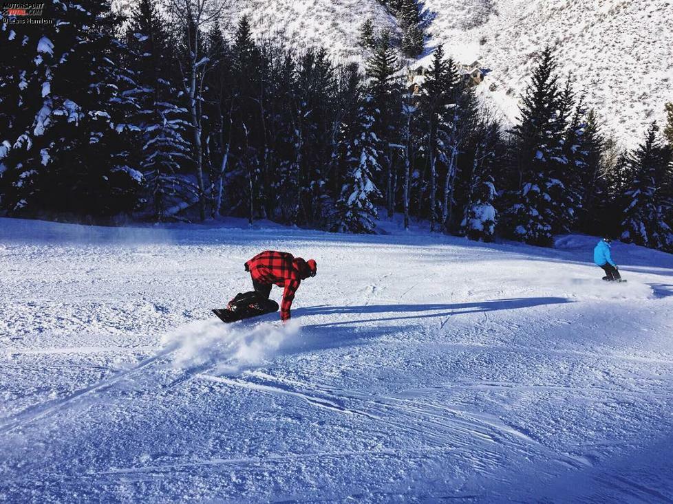 Denn auch Hamilton zog es einmal mehr ins Skigebiet. In den USA traf er dabei sogar auf Skirennläuferin Lindsey Vonn, mit der er gemeinsam die Pisten unsicher machte.