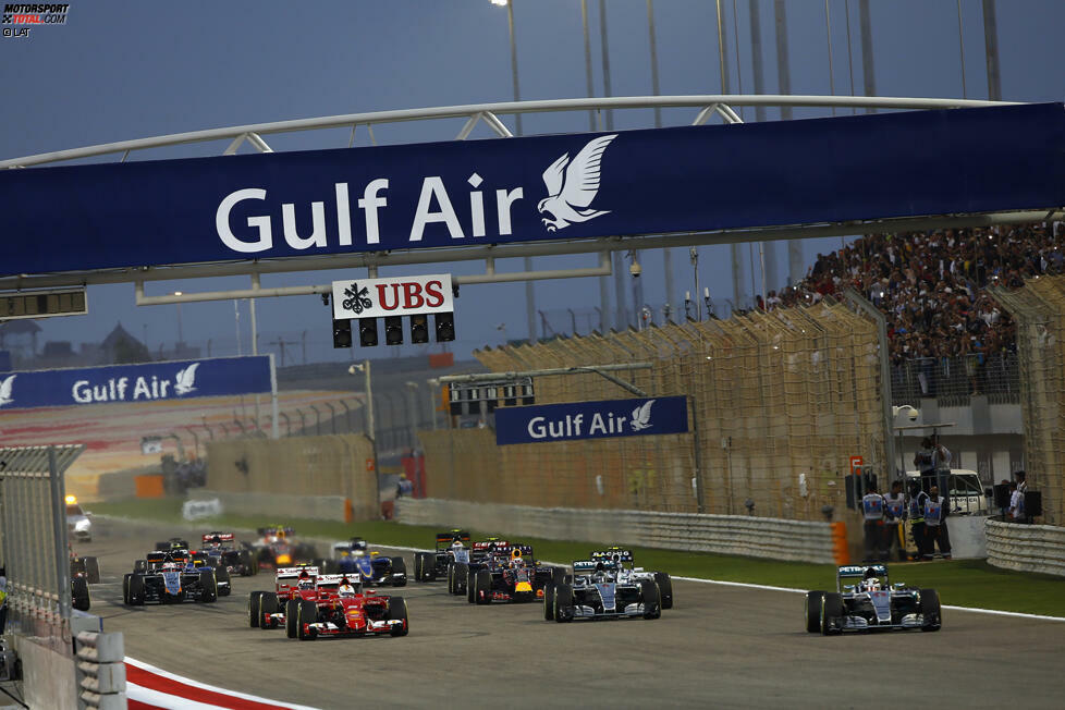 Die Pole-Position ist in Bahrain nicht besonders wichtig. Nur fünf der bisher elf Rennen wurden von Startplatz eins aus gewonnen. Allerdings startete der Rennsieger immer aus den ersten beiden Startreihen. Eine besondere Leistung gelang 2006 Kimi Räikkönen, der vom 22. und letzten Startplatz auf das Podium (Rang drei) fuhr.