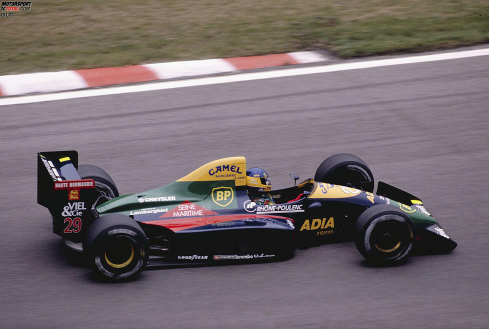 Die zwei folgenden Jahre im Lager der Roten waren von Enttäuschungen geprägt. Ende 1988 war seine Dienstzeit in Maranello beendet, Ferrari fuhr fortan mit Prost/Mansell. Alboreto absolvierte 1989 Rennen für Larousse (Foto) und erneut für Tyrrell. Platz drei in Mexiko war ein Highlight.