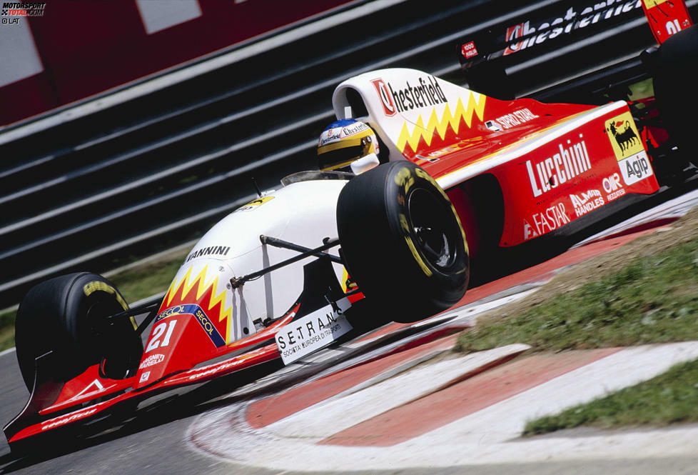 Noch schlimmer kam es 1993 in Diensten der Scuderia Italia. Mit dem üblen Lola-Ferrari konnte sich Alboreto nur für neun der insgesamt 16 Saisonrennen qualifizieren. An Erfolge war damals überhaupt nicht zu denken. Da war der anschließende Wechsel zu Minardi ein grandioser Aufstieg!