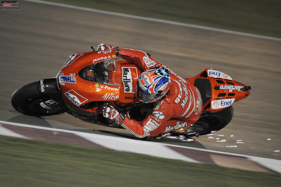 2008: Casey Stoner in Katar - Premiere in der Motorrad-WM: In Losail findet 2008 das erste Nachtrennen in der Geschichte statt. Erneut ist es Stoner, der auch unter Flutlicht den Durchblick behält und sich den Sieg schnappt. Den Titel verpasst der Australier allerdings, der geht erneut an Valentino Rossi, der in Katar nur Fünfter wird.