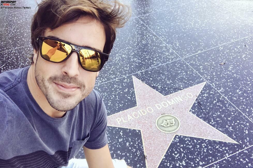 Auf den Spuren seines berühmten Freundes Placido Domingo auf dem Hollywood-Boulevard: Fernando Alonso macht vor dem US-Grand-Prix einen Abstecher nach Los Angeles...