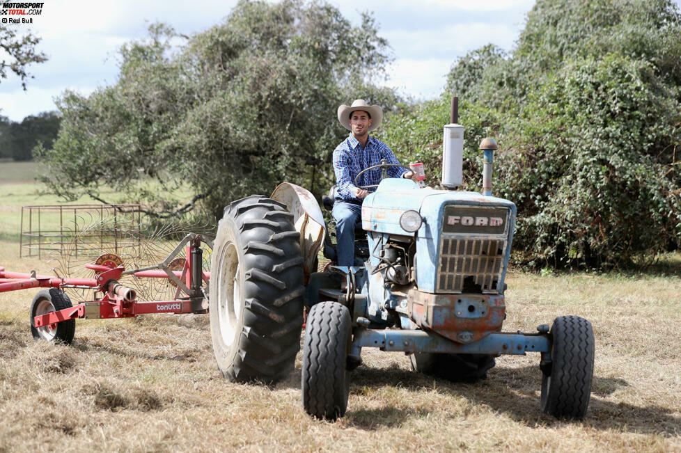 Ganz bodenständig mag's Farmer-Boy Daniel Ricciardo, der den texanischen Slang das ganze Wochenende in seinen Interviews mitschleppt. Sollte das mit der Formel-1-Karriere nichts werden, könnte er sich immer noch auf einer Ranch bewerben. Oder als Model für den Jungbauernkalender.