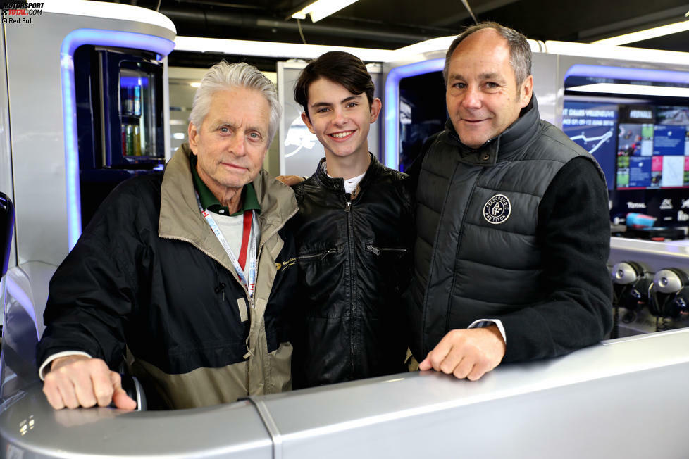 Gerhard Berger kümmert sich intensiv um Michael Douglas, einen glühenden und bestens informierten Formel-1-Fan, und dessen Sohn. Was viele nicht wissen: Douglas ist schon einmal selbst Formel Ford gefahren.