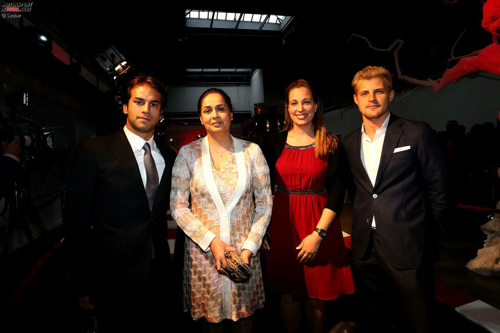 Formel-1-Gala mit prominenten Gästen. Im Bild Sauber-Chefin Monisha Kaltenborn mit ihren beiden Fahrern Felipe Nasr und Marcus Ericsson. Die haben den smarten Anzug nach der Fashion-Show in Monaco gleich im Koffer gelassen.