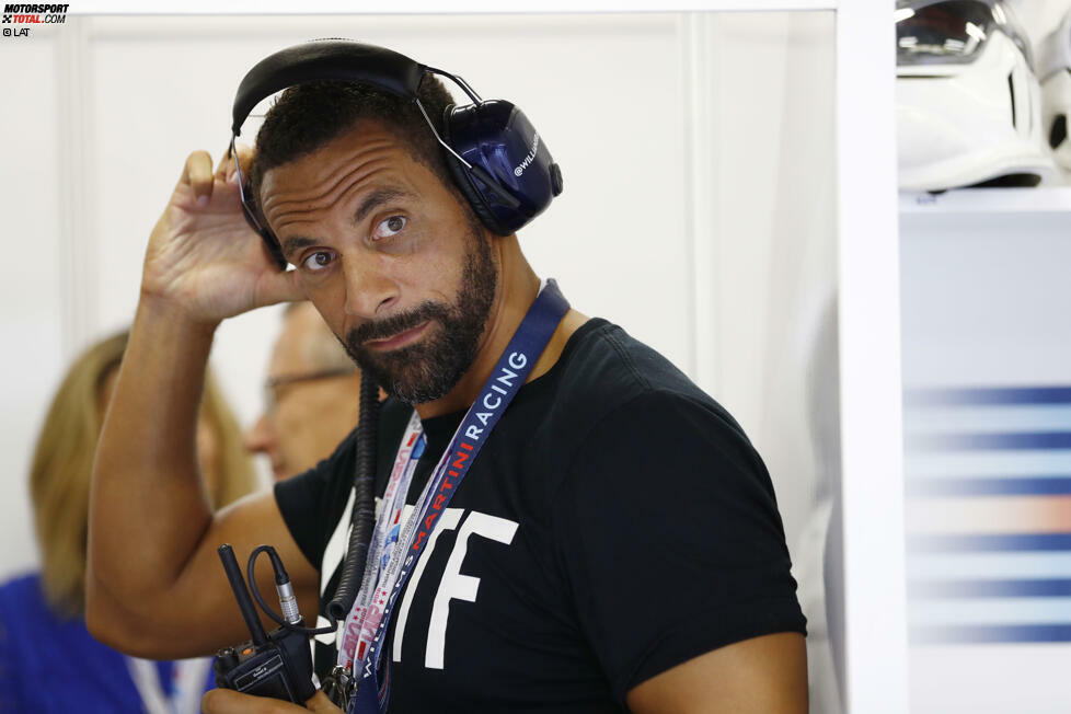 Der ehemalige Fußballprofi Rio Ferdinand, der 2015 seine Karriere beendet hat, schlürft als Gast von Williams den einen oder anderen Martini. Und findet den Boxenfunk, den er mithören darf, hochinteressant.